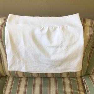 ❤️Banana Republic White Lined Skirt.  Size 14.
